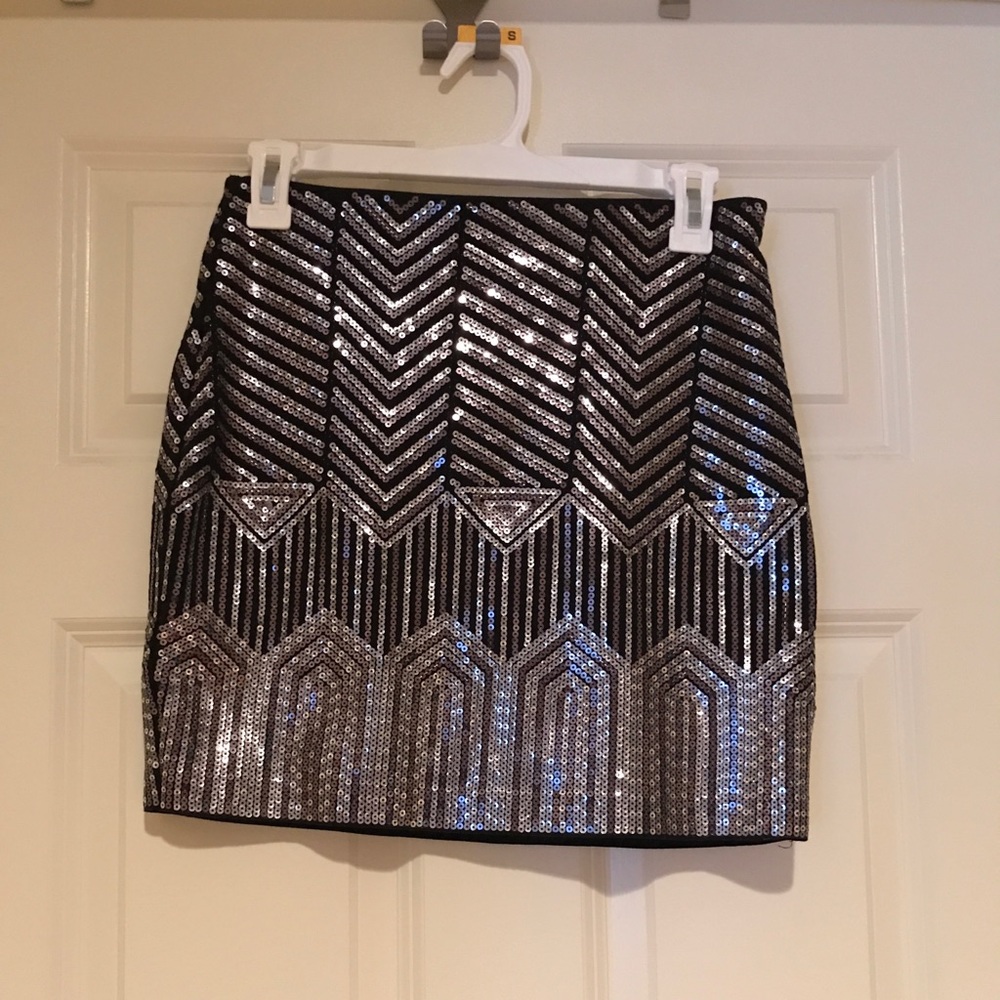 Express sequin skirt
